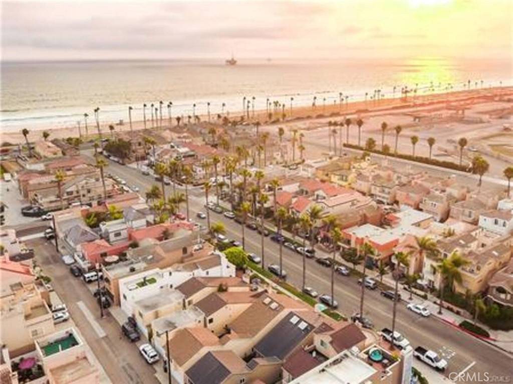 Huntington Beach, CA 92648,225 20th ST