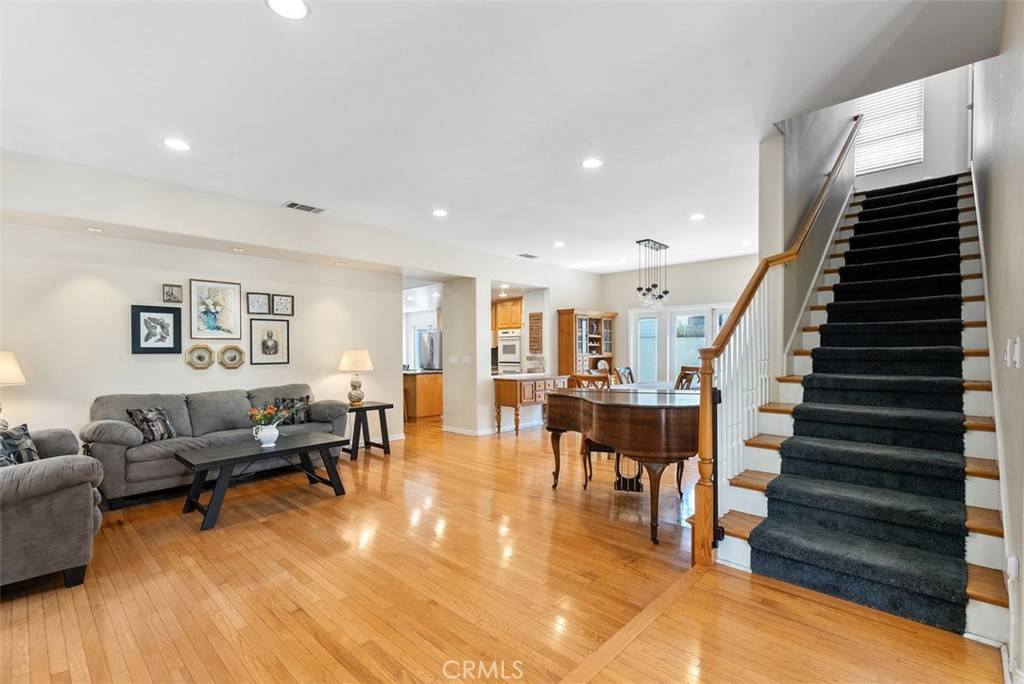 Huntington Beach, CA 92646,8381 Lomond DR