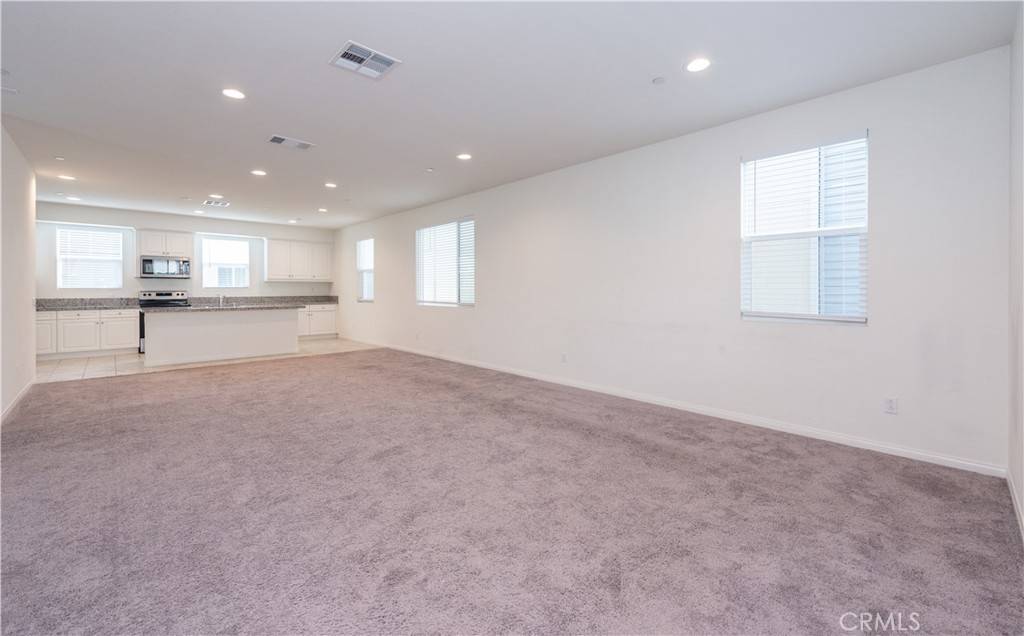 Santa Ana, CA 92701,906 E 3rd ST