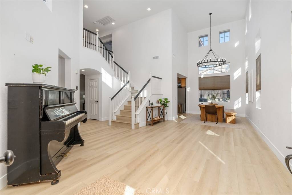 Corona, CA 92883,4355 Leonard WAY