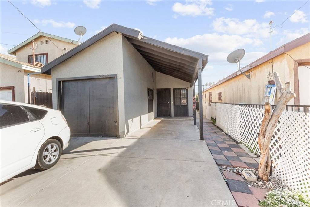 Los Angeles, CA 90002,2272 E 105th ST