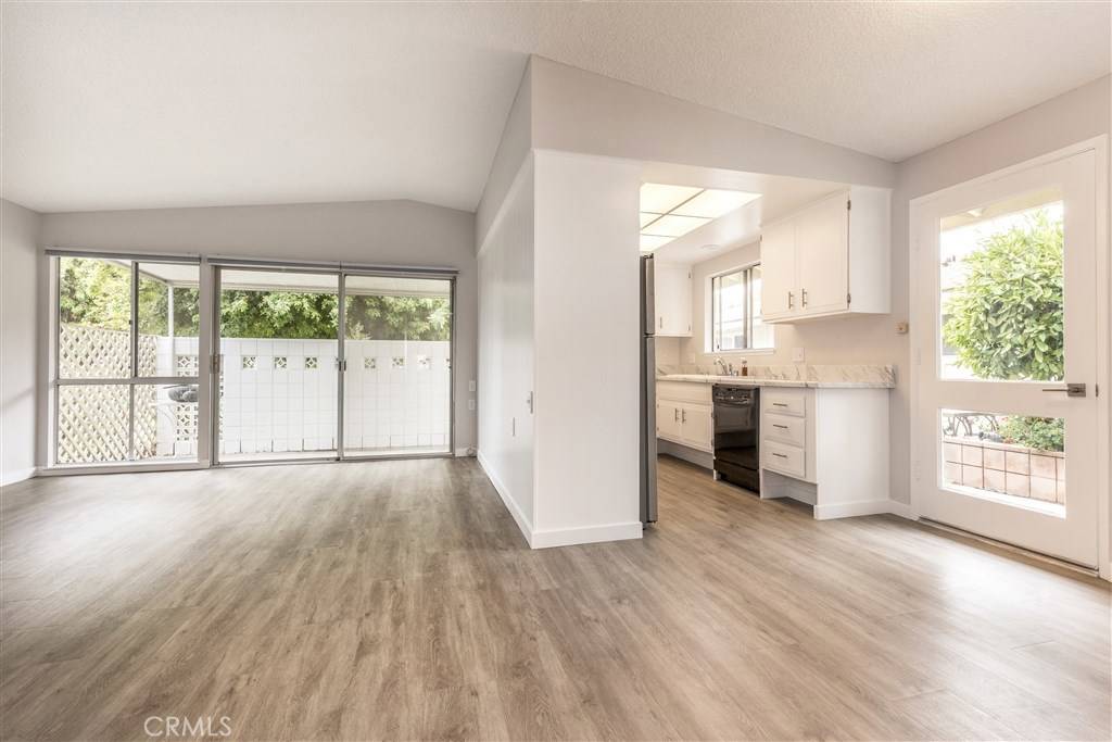 Laguna Woods, CA 92637,735 Avenida Majorca #A