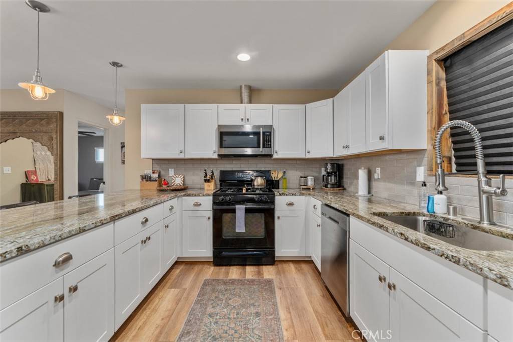 Joshua Tree, CA 92252,60649 Latham TRL