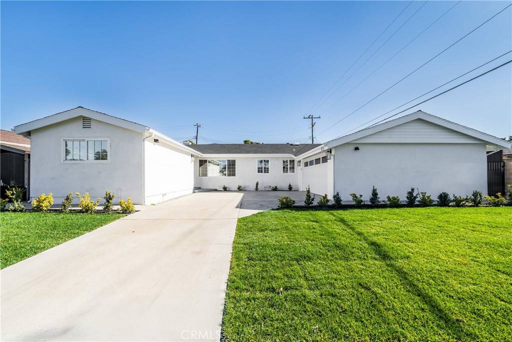 Huntington Beach, CA 92647,15352 Stanford LN