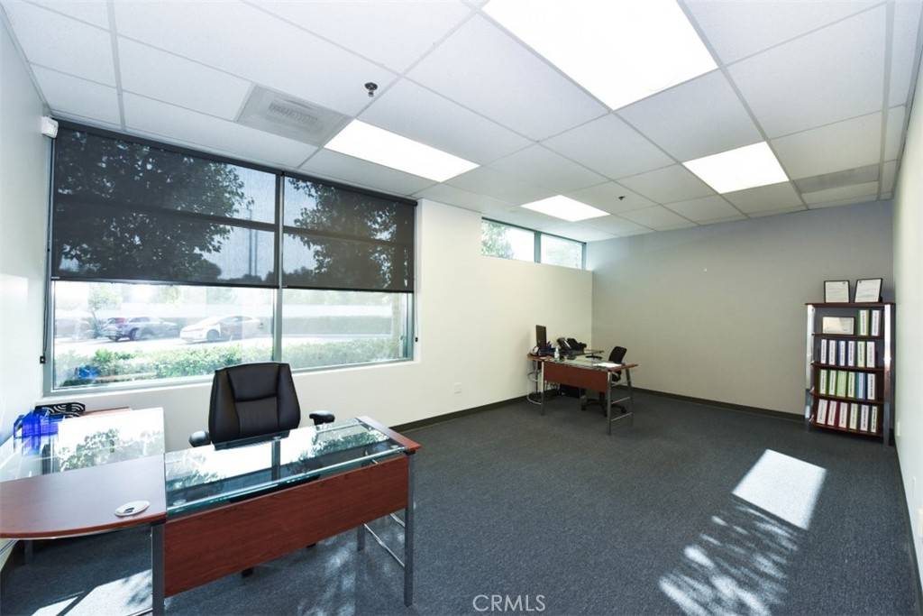 Irvine, CA 92618,10 Goddard