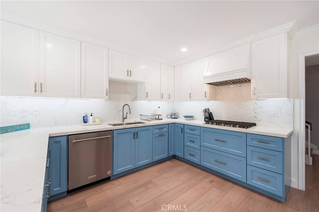 Huntington Beach, CA 92648,19642 Seawind CIR