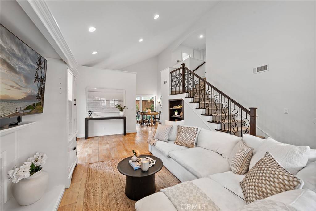 Rancho Santa Margarita, CA 92688,8 Via Bellorita