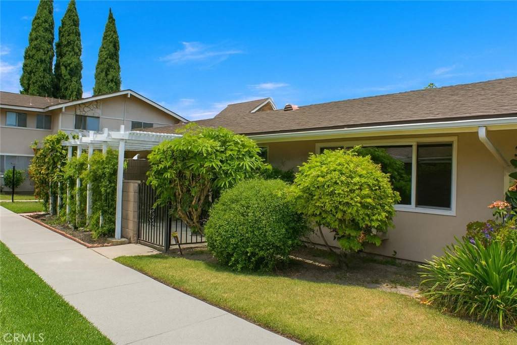 Anaheim, CA 92804,10757 Magnolia AVE #102