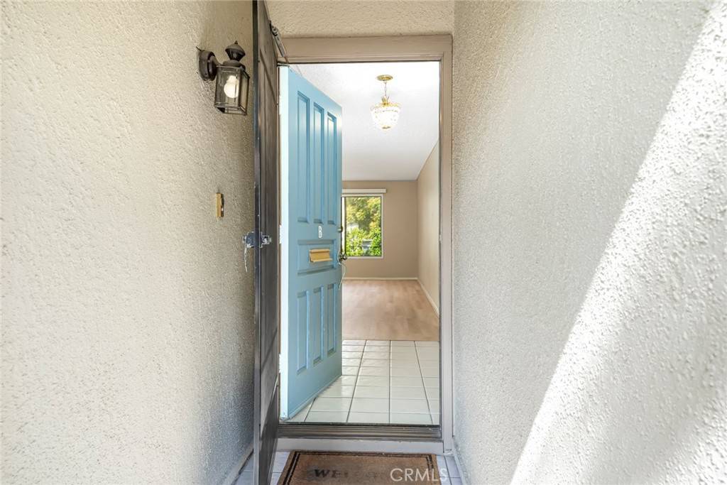 Laguna Woods, CA 92637,3185 Via Buena Vista #B