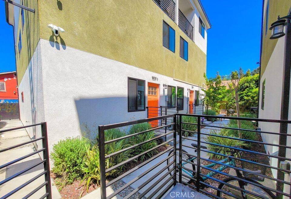 Los Angeles, CA 90006,1807 S. New Hampshire ST