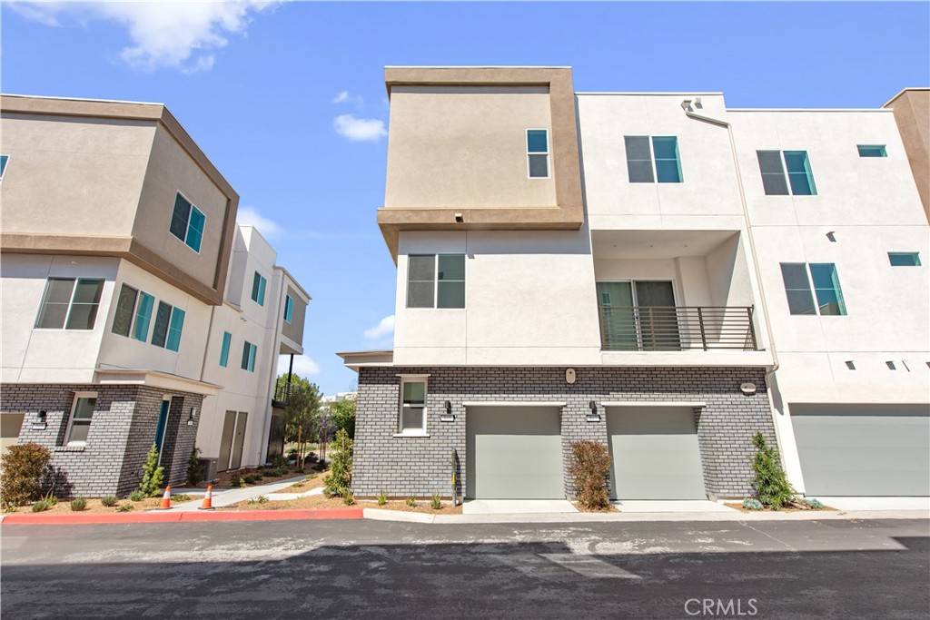Irvine, CA 92618,105 Culture