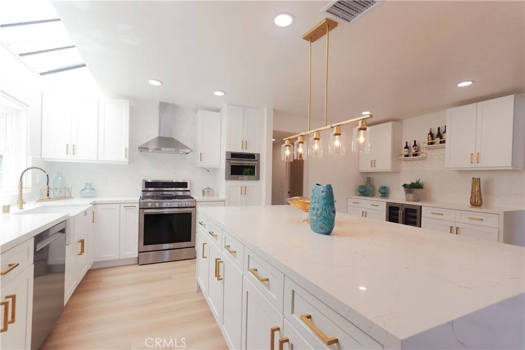 Mission Viejo, CA 92692,26306 Ganiza