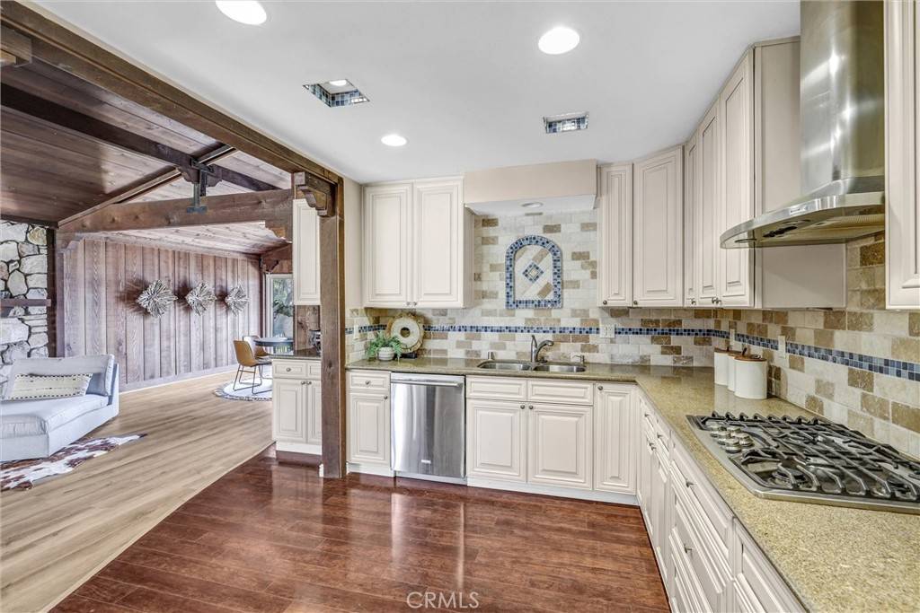 Westminster, CA 92683,6119 Comanche DR