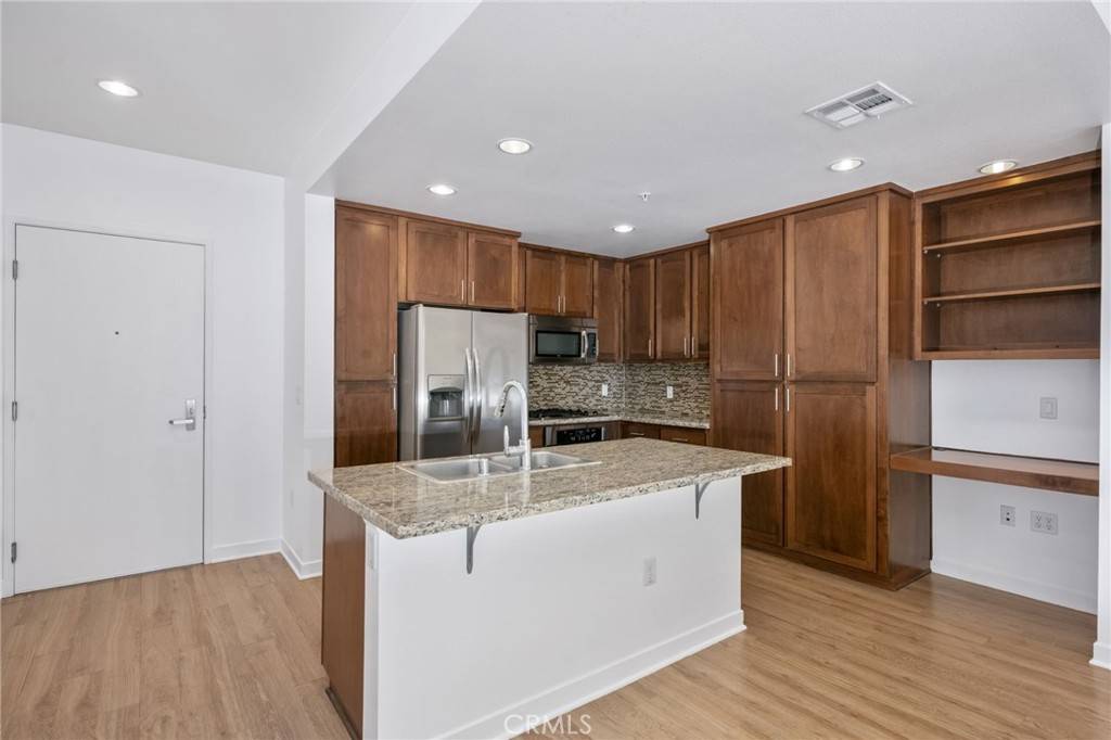 Woodland Hills, CA 91367,21301 Erwin ST #413