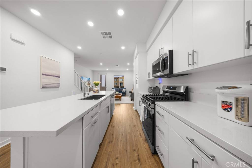 La Puente, CA 91744,677 Panorama LN