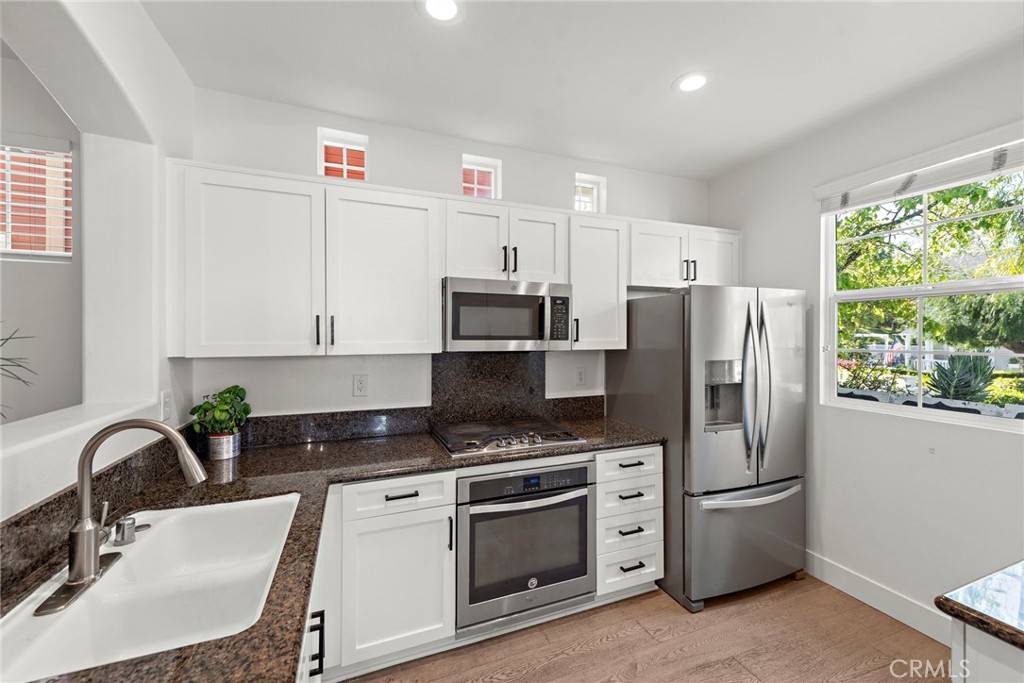 Ladera Ranch, CA 92694,4 Lindenwood Farm