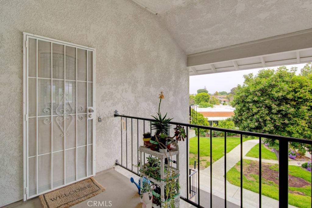 Laguna Woods, CA 92637,2266 Via Puerta #N