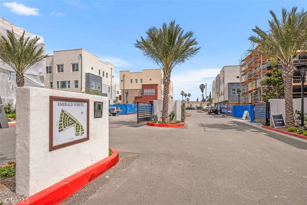 Anaheim, CA 92801,1637 W Lincoln AVE #102