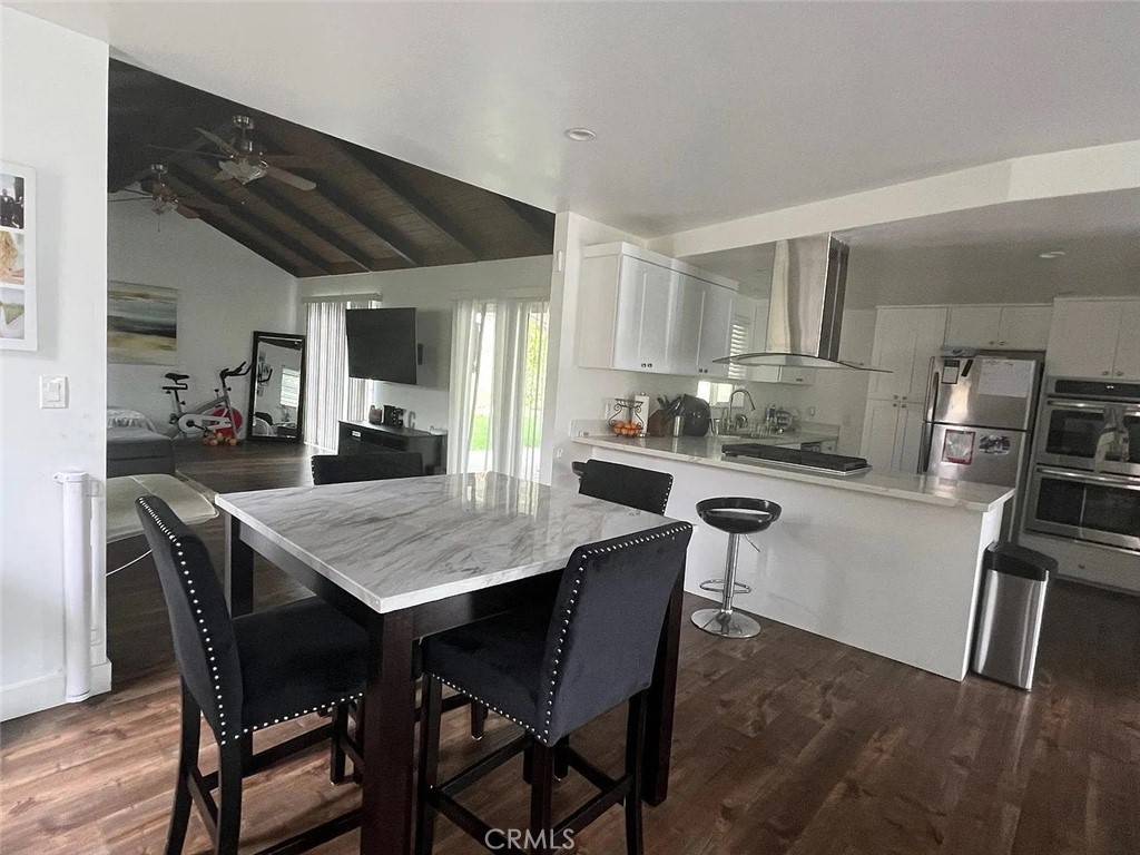 Huntington Beach, CA 92649,5561 Mangrum DR
