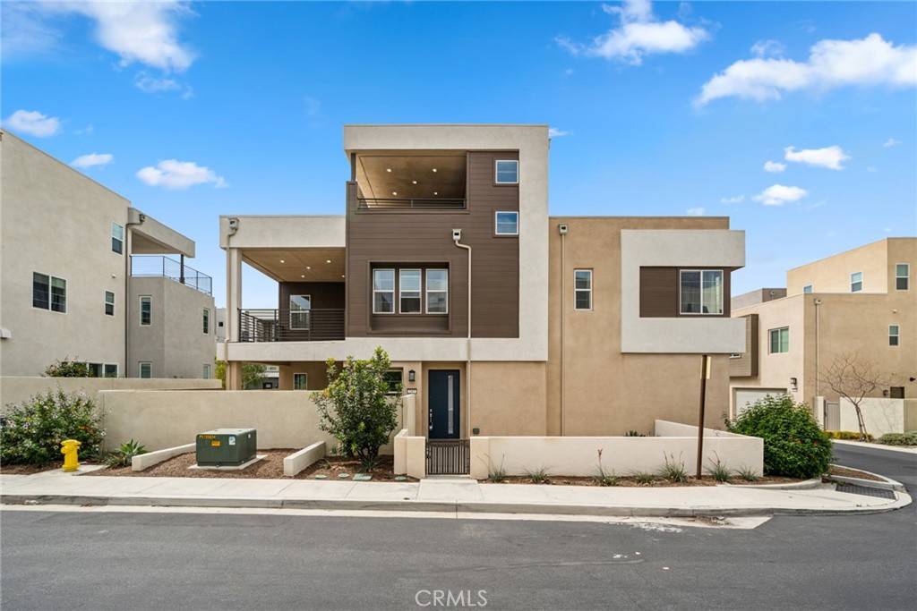 Irvine, CA 92618,243 Chorus