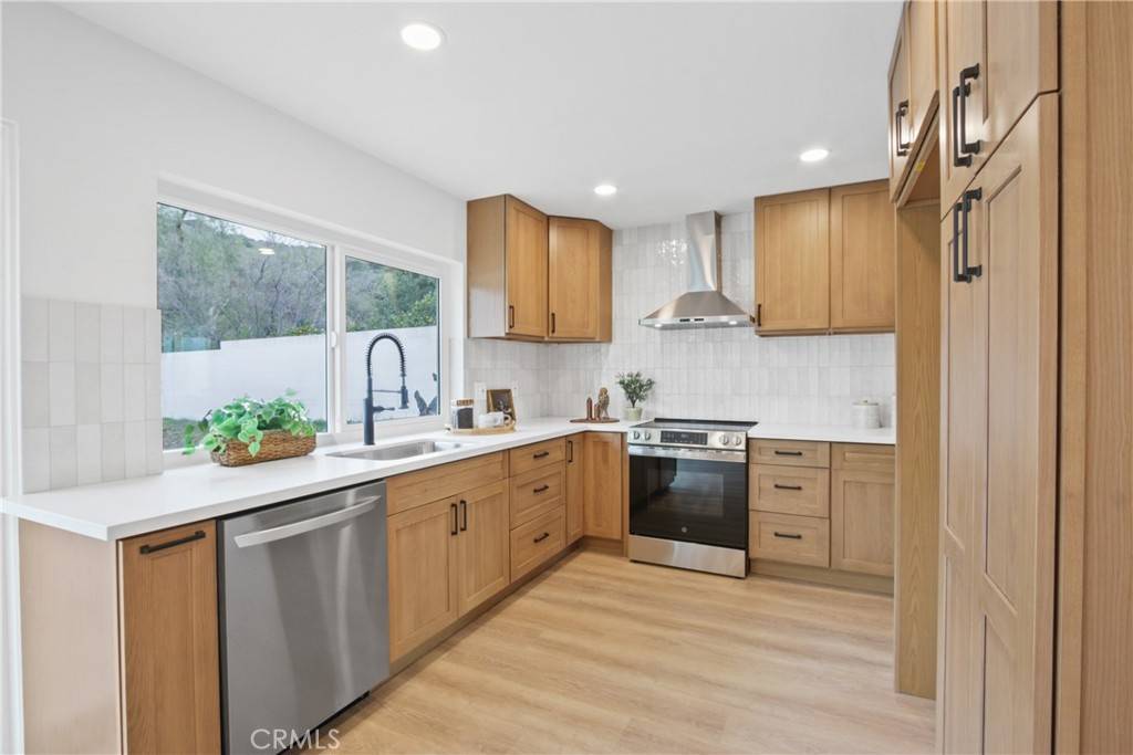 Claremont, CA 91711,2537 King WAY