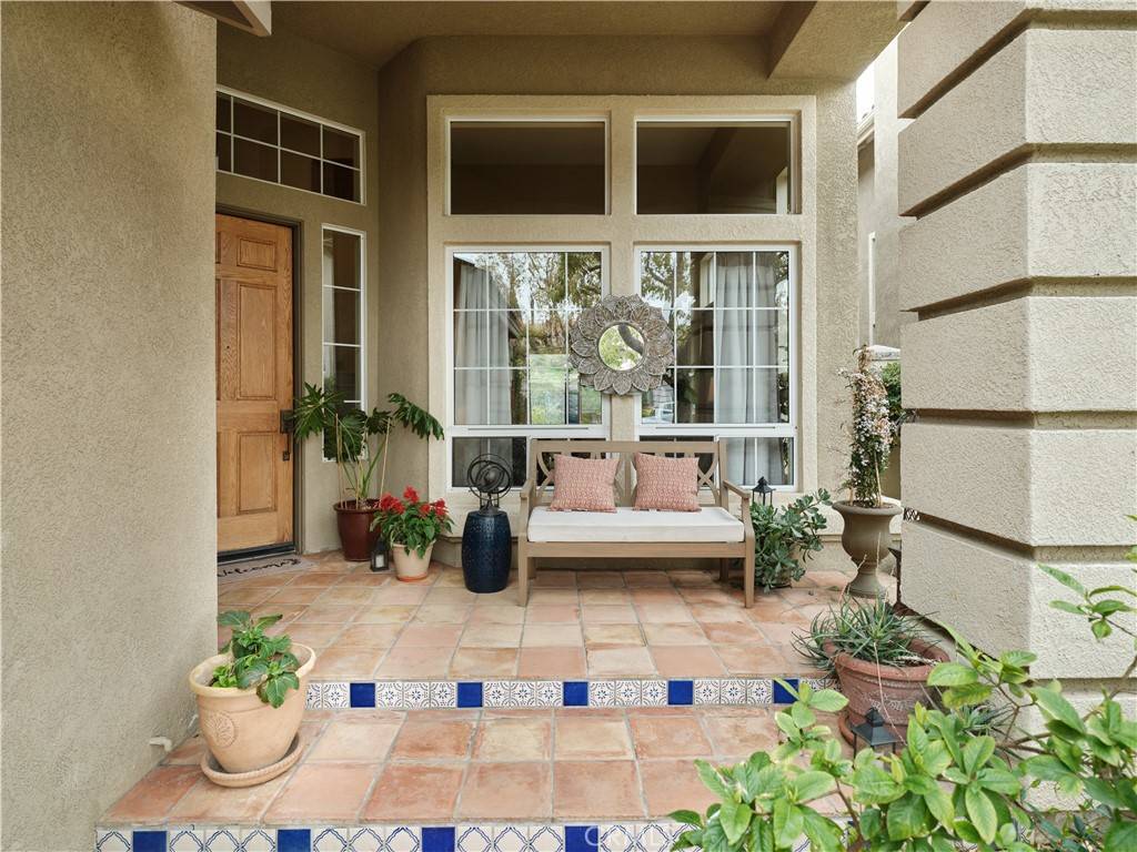 Anaheim Hills, CA 92808,1062 S Miles CT
