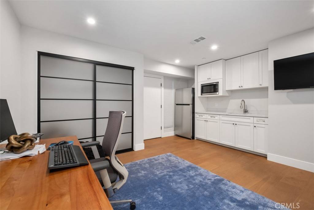 Sunset Beach, CA 90742,16459 24th ST