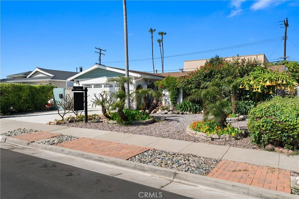 Huntington Beach, CA 92647,17131 Granada LN