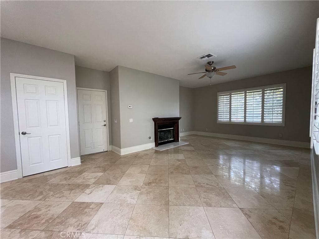 Carlsbad, CA 92011,7352 Portage WAY
