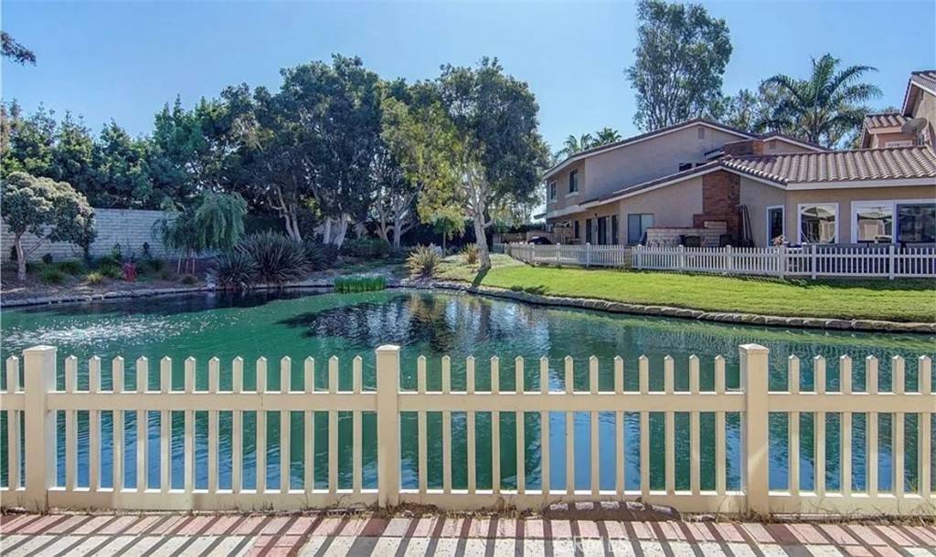 Huntington Beach, CA 92648,7966 Moonmist CIR