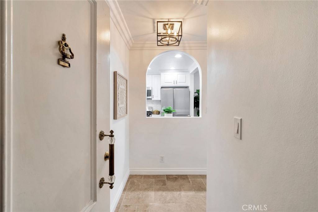 Newport Beach, CA 92663,300 Cagney LN #101