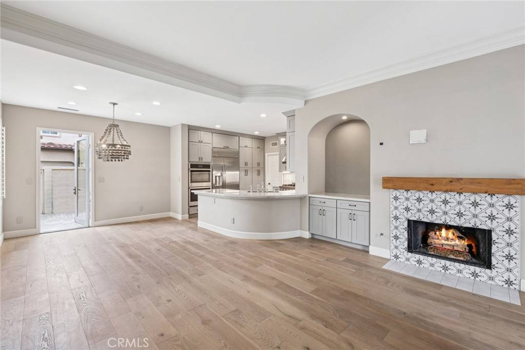 Irvine, CA 92603,85 Passage
