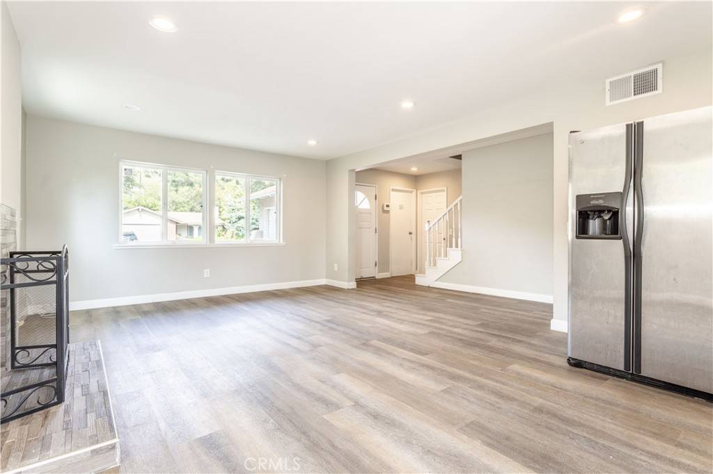 Canyon Country, CA 91387,28414 Winterdale DR