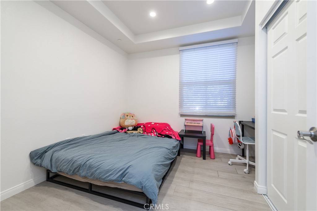 Irvine, CA 92620,94 Mayfair