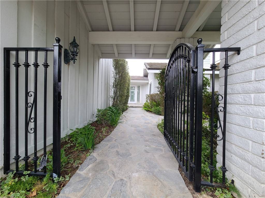 Irvine, CA 92603,6 Sycamore