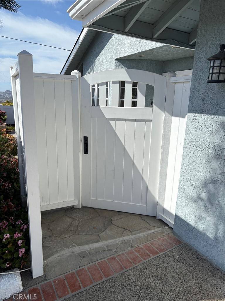 San Clemente, CA 92672,303 Avenida Salvador