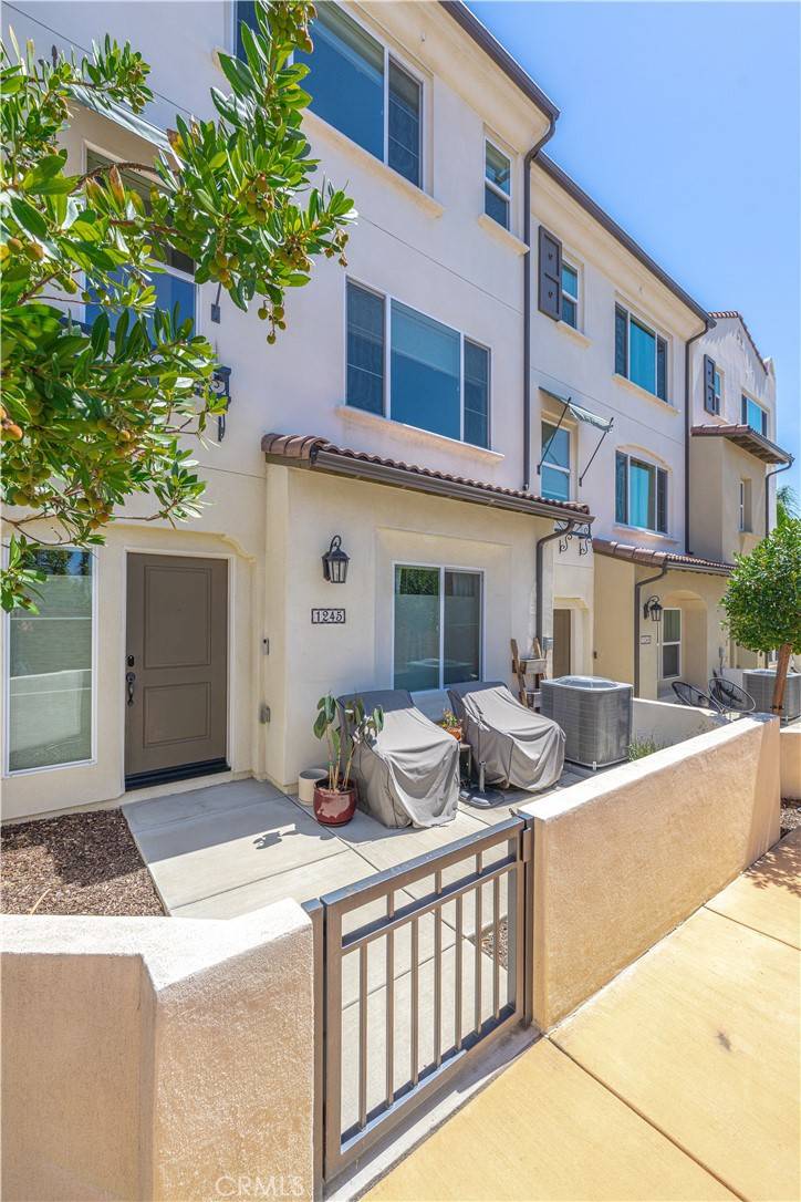 Duarte, CA 91010,1245 Oliva CT