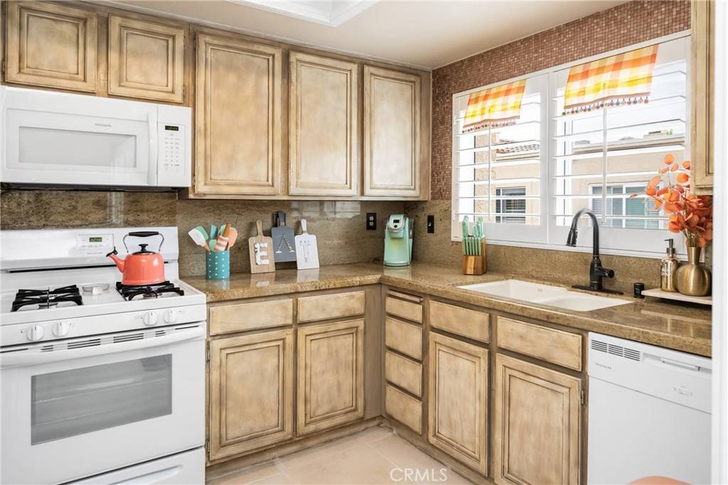 Lake Forest, CA 92630,21172 Jasmines Way
