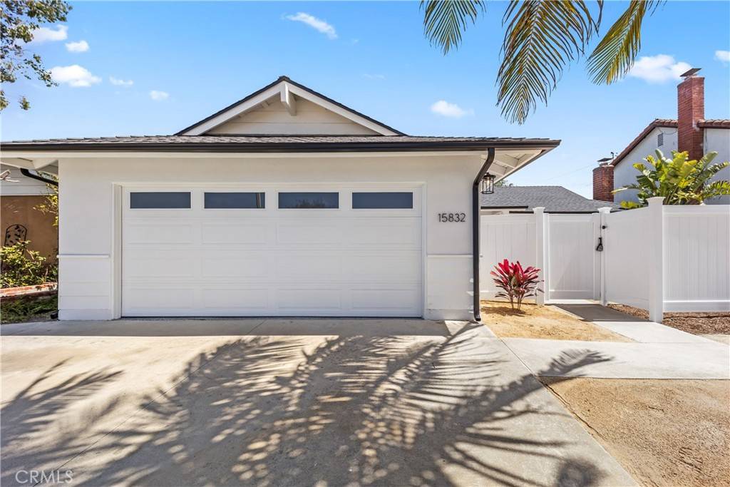 Huntington Beach, CA 92647,15832 Standish LN