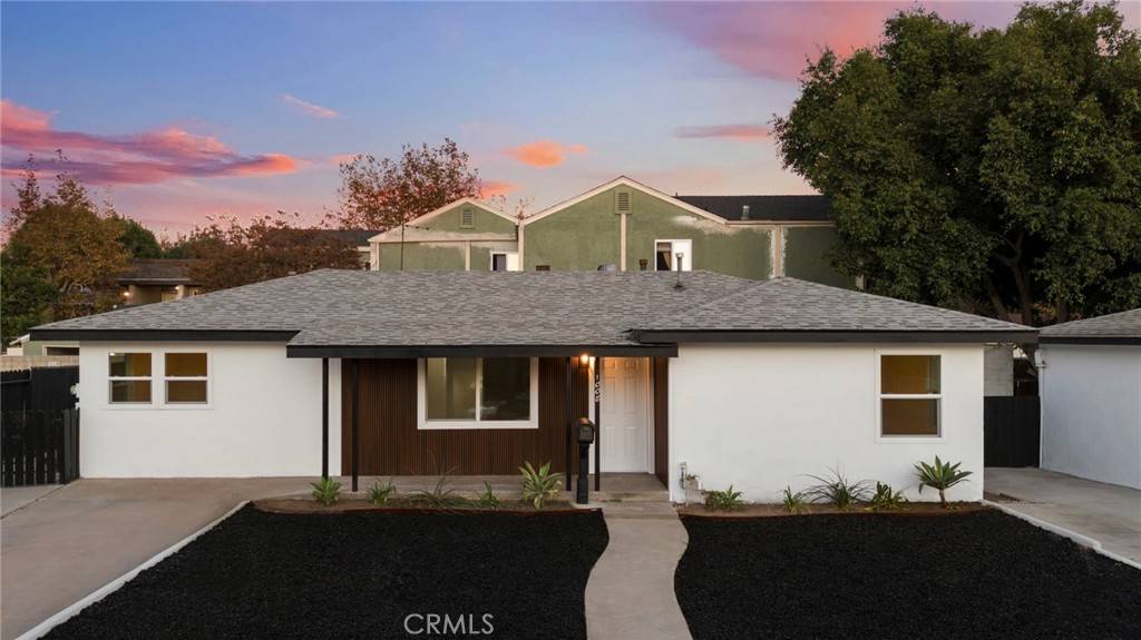 Placentia, CA 92870,1008 Wallgreen ST