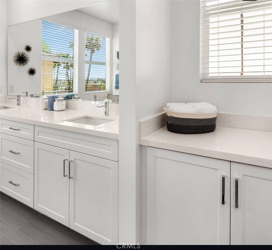 Signal Hill, CA 90755,1385 E 23rd ST