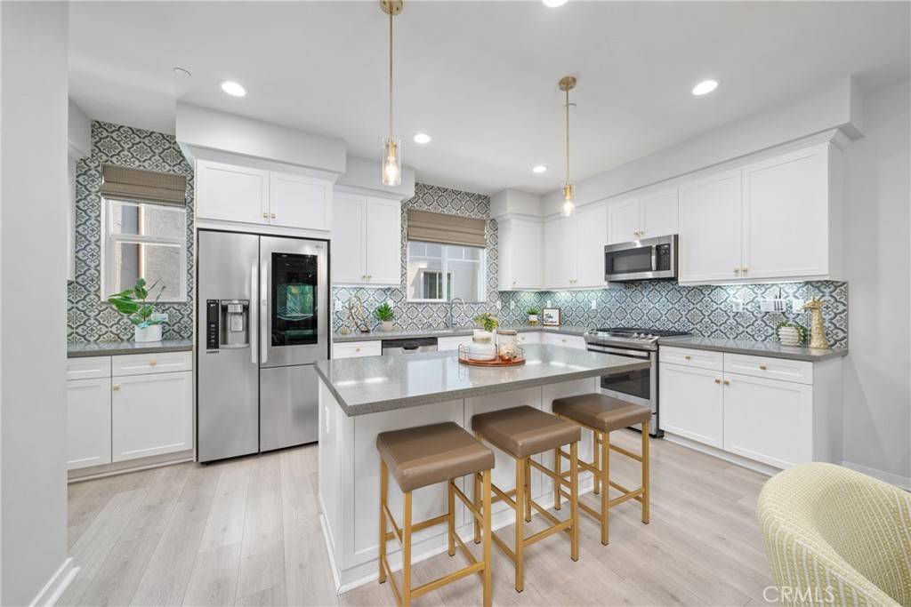 Tustin, CA 92780,408 Parkland CT