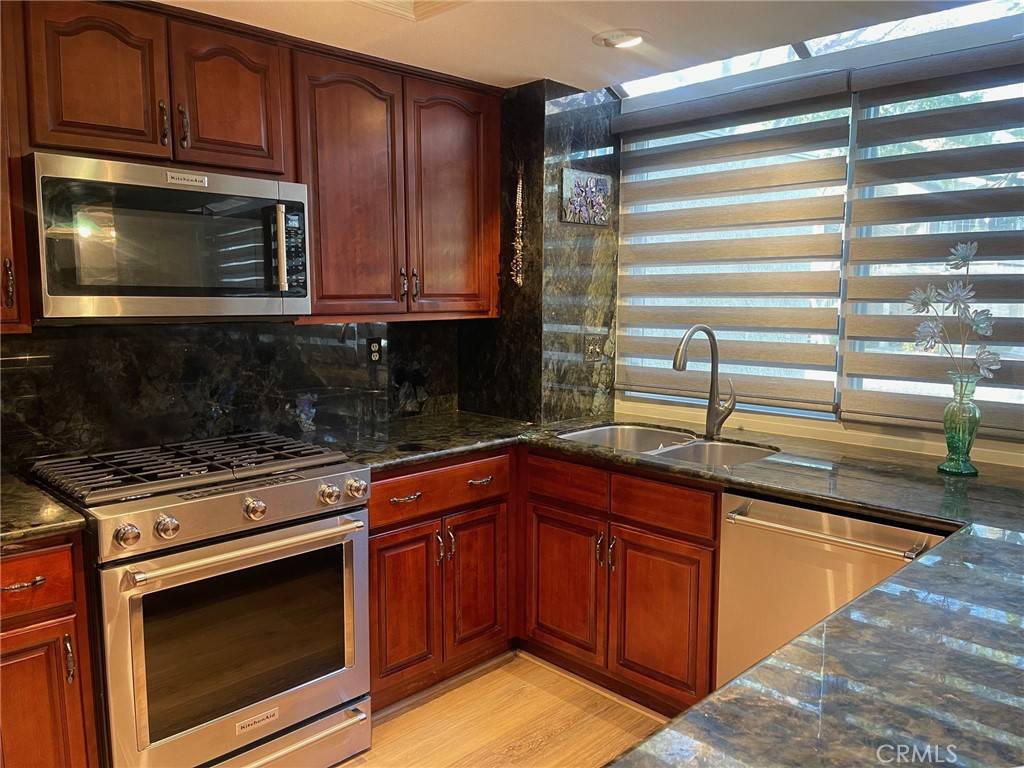 Lake Forest, CA 92630,21182 Deerpath