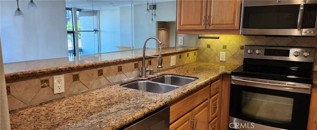 Long Beach, CA 90803,8127 Marina Pacifica DR N