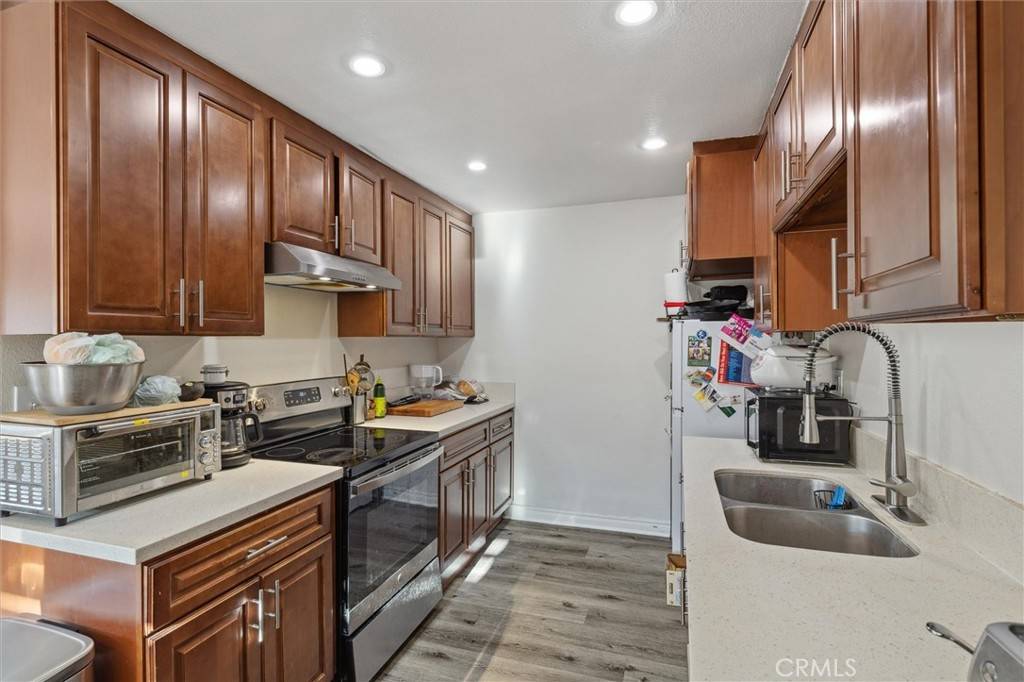 Tustin, CA 92780,15500 Tustin Village WAY #28