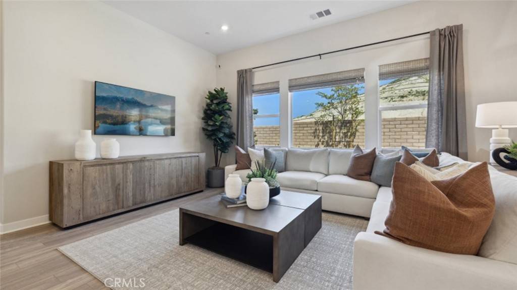24514 Via El Balneario Valencia, CA 91354