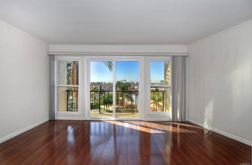 Long Beach, CA 90803,5301 E The Toledo #307