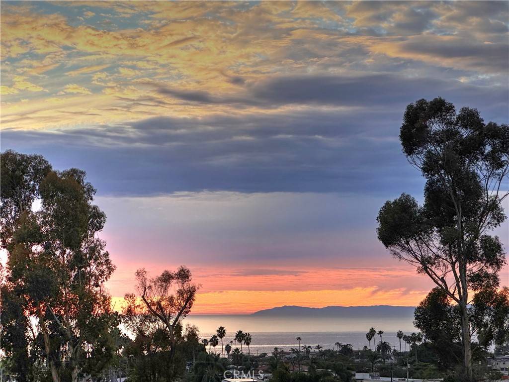 San Clemente, CA 92672,104 Avenida Caballeros