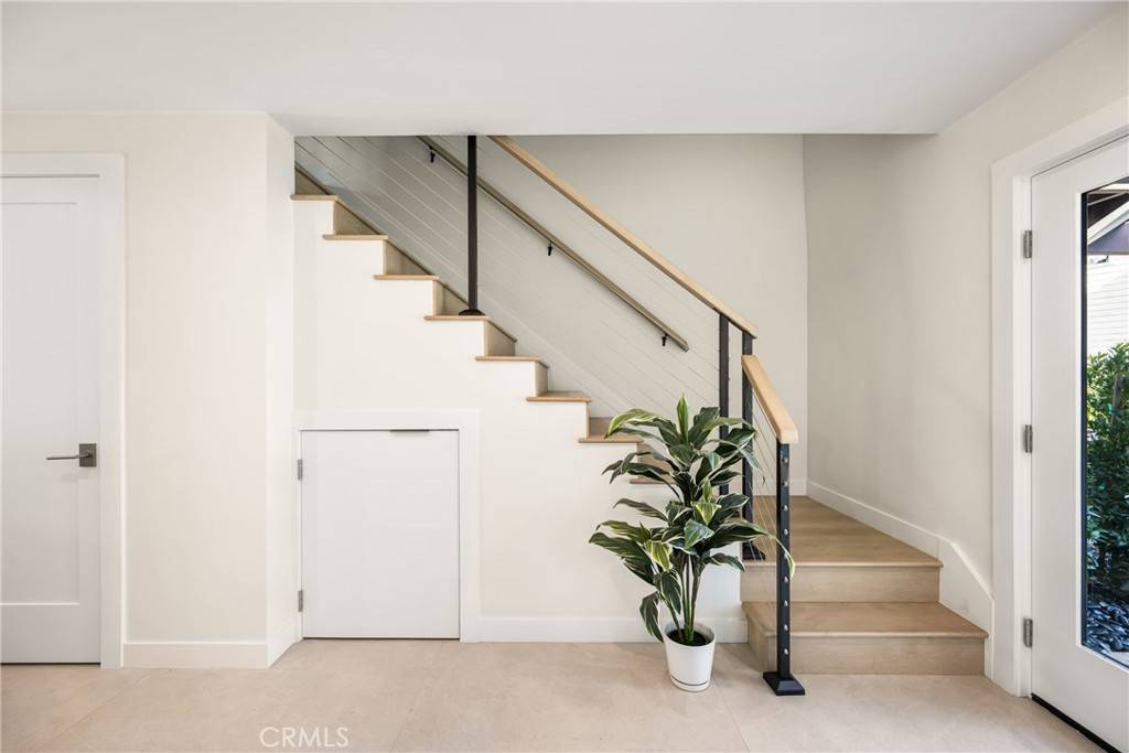 Newport Beach, CA 92660,835 AMIGOS WAY #16