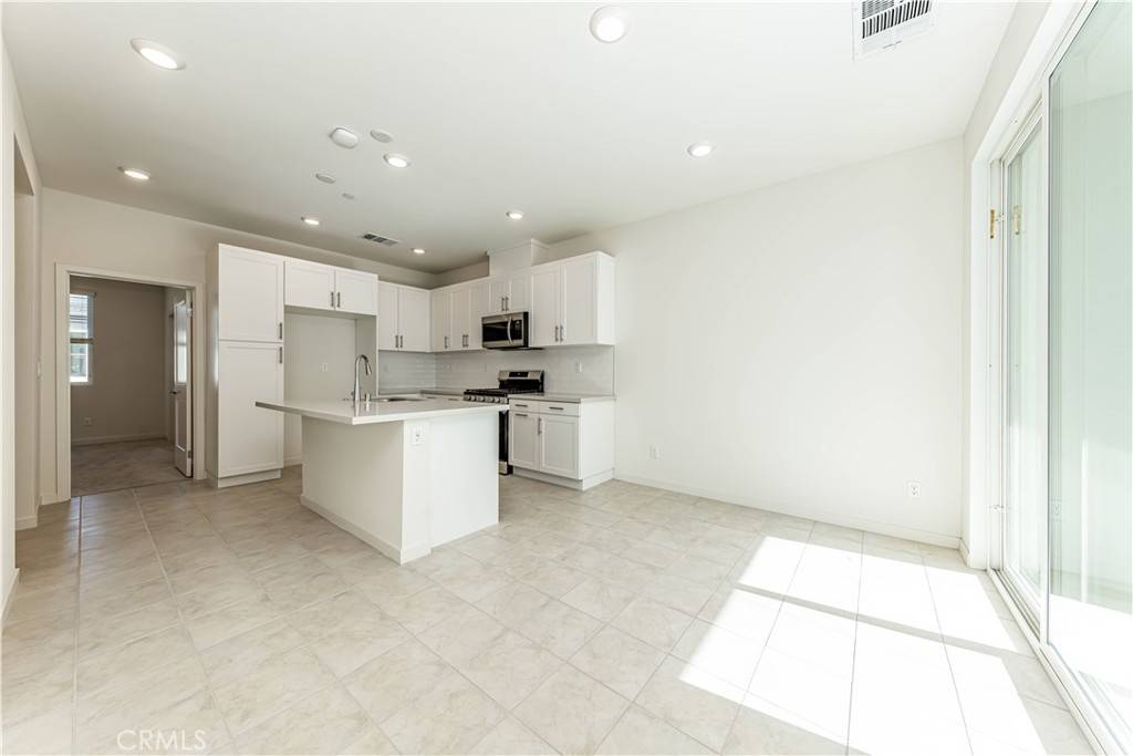 Ontario, CA 91761,3620 S Allston Paseo #5